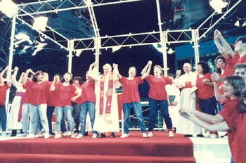 JPII dances with youths 