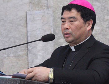 Bishop Zijin giving a public speech