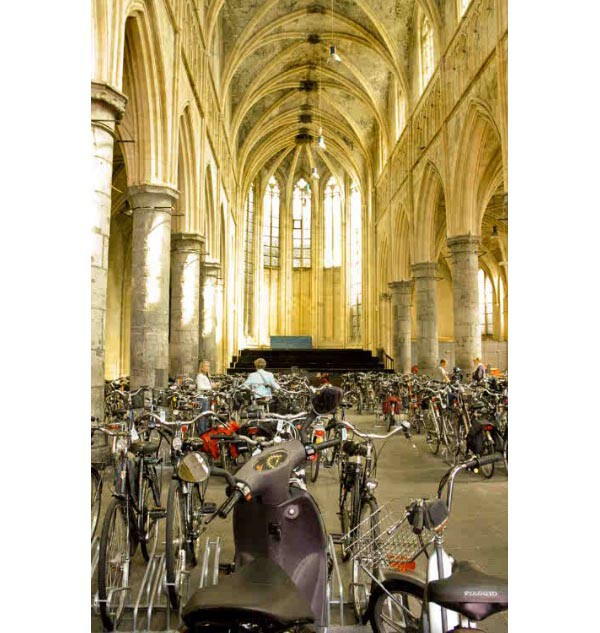 Iglesia Domican en bicicletas