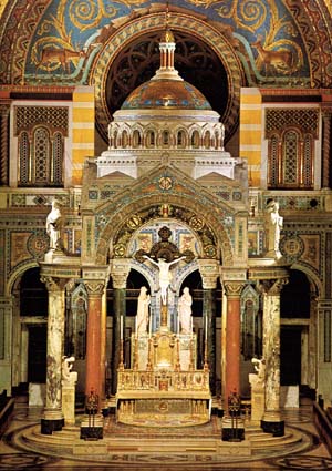 The Cathedral of St. Louis altar