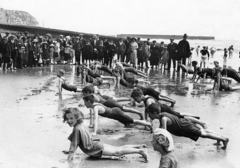 girls exercising 1900