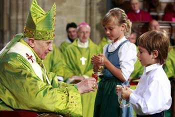 Green vestments for Ratzinger