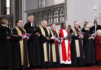 Walter Kasper with Protestants at the Lutheran-Catholic accord