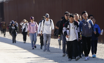 Chinese nationals crossing the US border