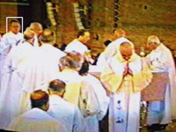 Bishop Rifan during the communion of the concelebrants