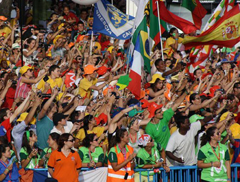 Cheering crowds at WYD Madrid 2011