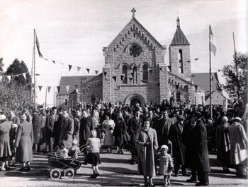 Crowds attending Mass in the 1950s