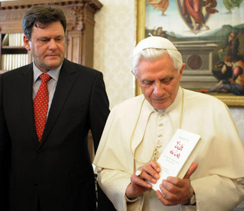 Peter Seewald interviews Pope Benedict XVI