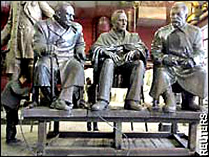 Statues of Churchill, Roosevelt, Stalin