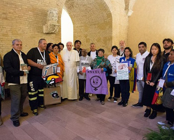 Pope Greet World Movements leaders
