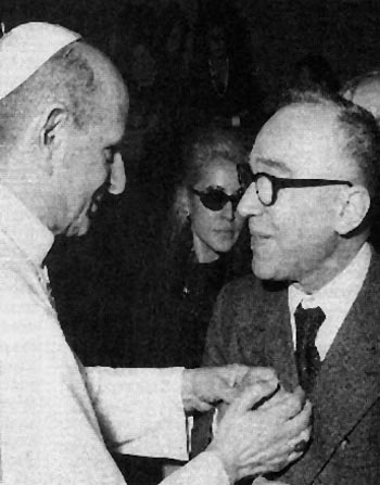 Paul VI warmly gretting Giorgio La Pira