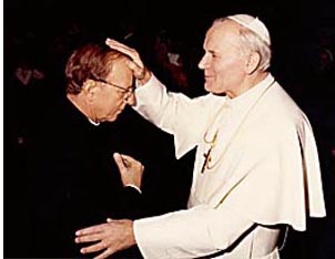 Fr. Maciel blessed by John Paul II