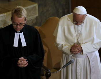 Francis and Lutheran praying