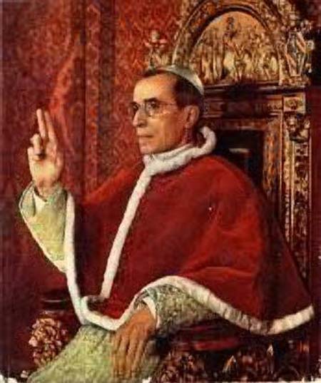 Pius XII wearing zucchetto and mozella