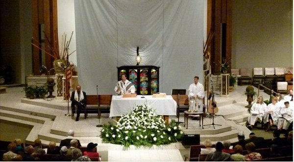 Jewsih ceremony in Catholic church