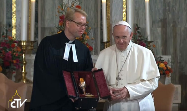 Francis visit to Lutheran Temple in Rome 1