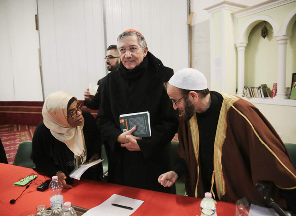 Cardinal Francesco Moraglia with Muslims 2