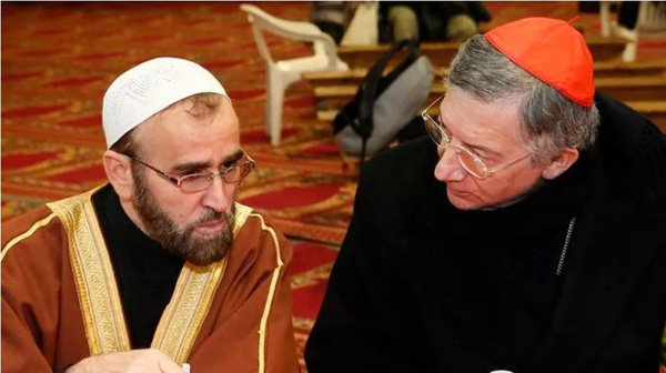 Cardinal Francesco Moraglia with Muslims 1
