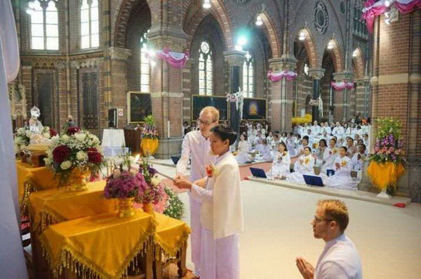 Catholic Church sold to Buddhists in Netherlands 1