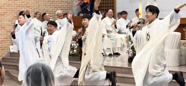 Priestly ordination in Korea 1