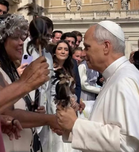 Prevost shaking a maraca  1