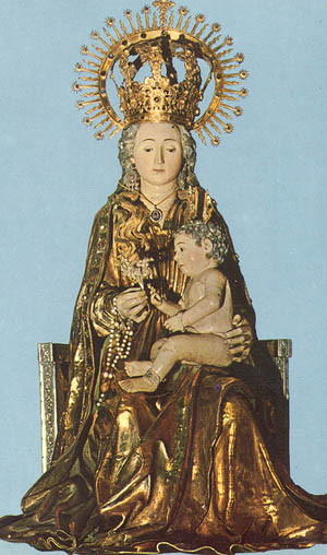 A statue of Santa maria La Mayor