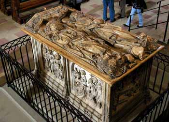 tomb henry and Cenegardes