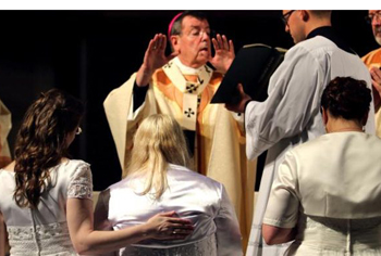 Detroit Arcebishop receives consecrated women