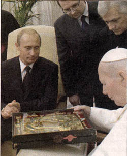 Pope shows Our Lady of Kazan to Putin
