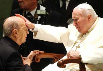 John Paul II blesses alleged pedophile Fr. Marcial Maciel