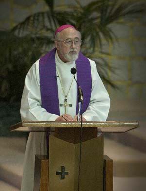 Archbishop Weakland addresses flock