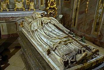 [Image: H296_Tom.jpg]