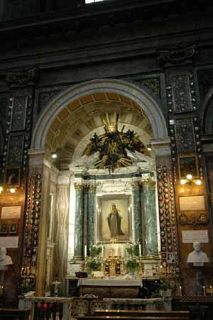 Mandonna del Miracolo, altar